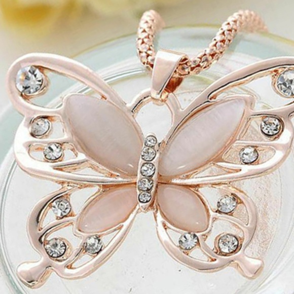 Small Butterfly Rhinestone Necklace Blush of Pink - Brand New With Tags - Picture 7 of 7